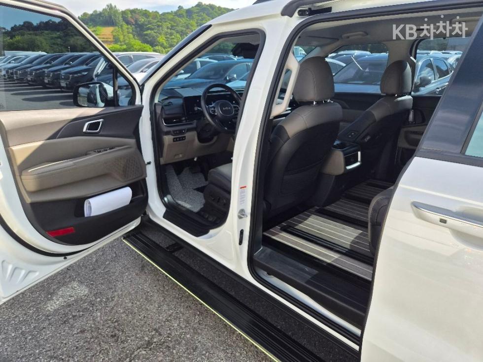 Kia Carnival — miniaturë 7