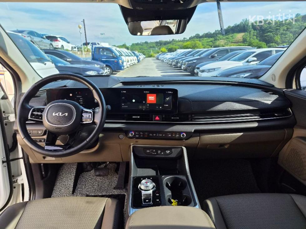 Kia Carnival — miniaturë 8