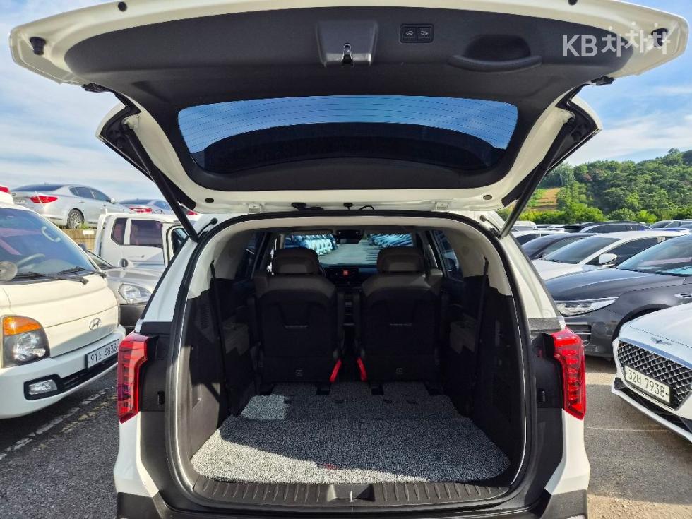 Kia Carnival — miniaturë 10