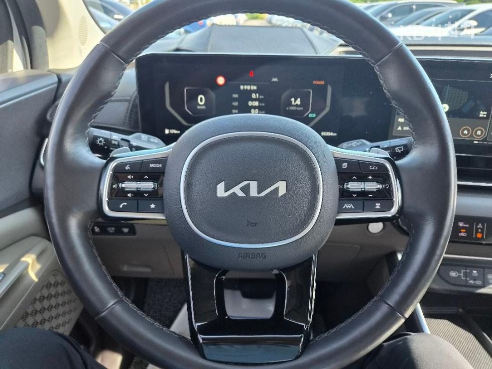 Kia Carnival — miniaturë 12