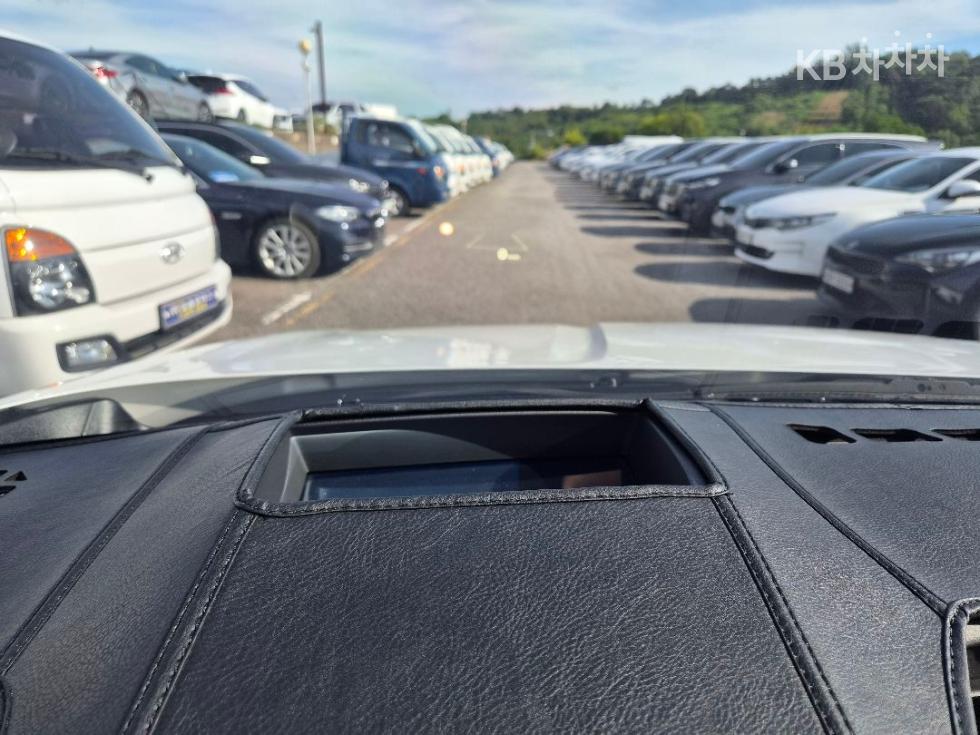 Kia Carnival — miniaturë 19