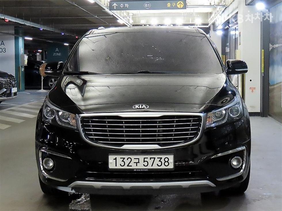 Kia Carnival — miniaturë 2