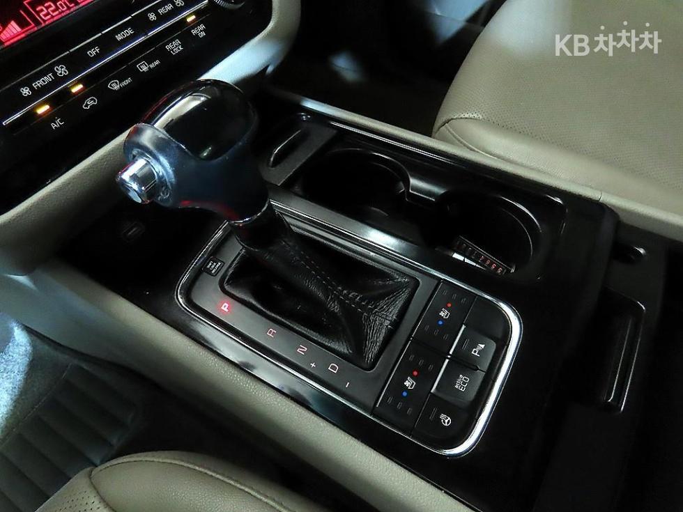 Kia Carnival — miniaturë 13