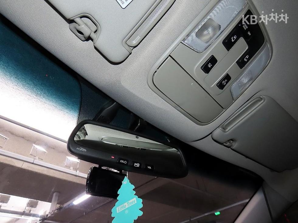 Kia Carnival — miniaturë 16