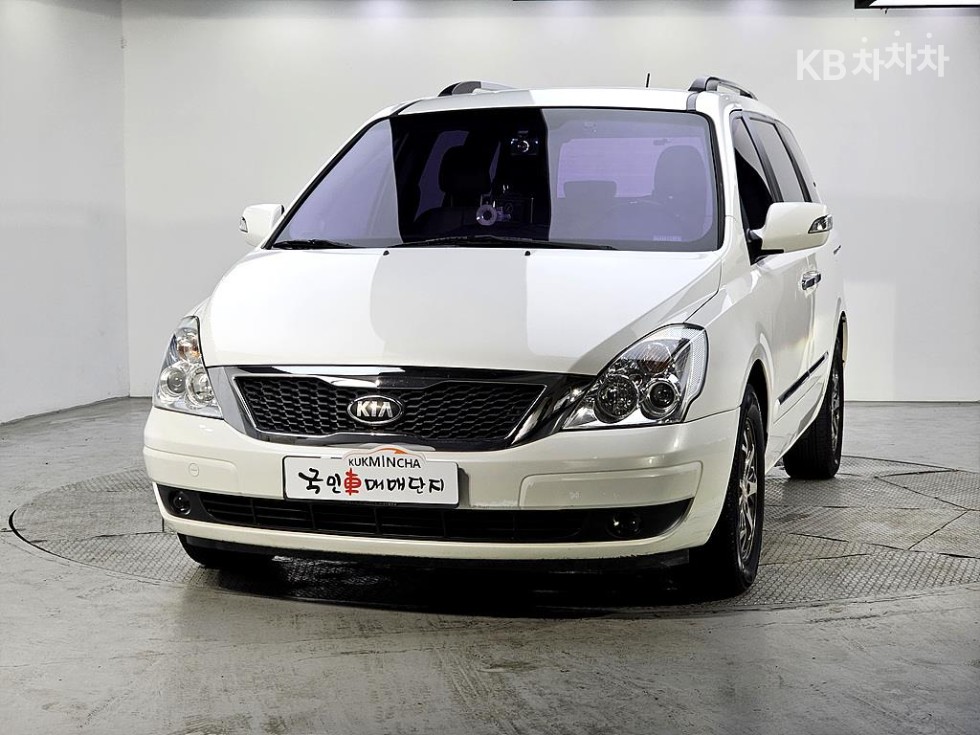 Kia Carnival — miniaturë 2