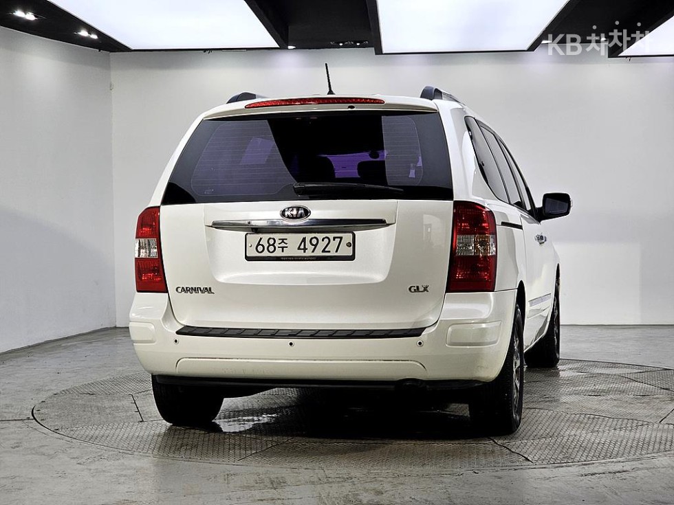 Kia Carnival — miniaturë 3