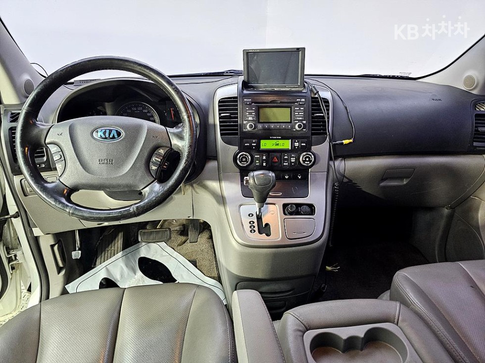 Kia Carnival — miniaturë 5