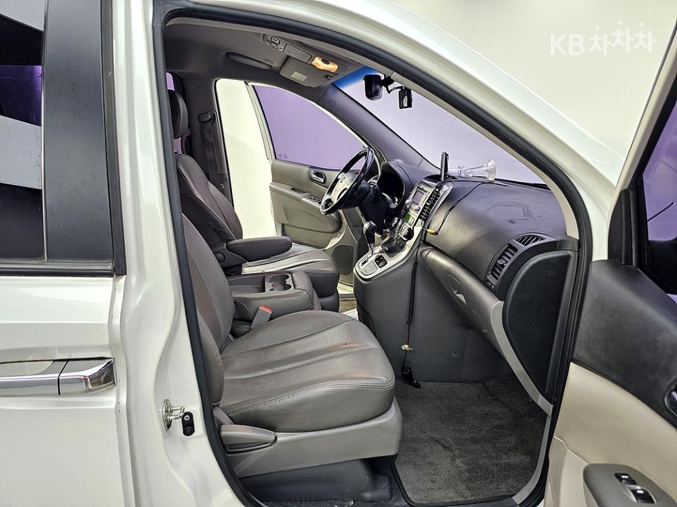 Kia Carnival — miniaturë 11