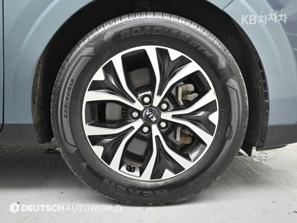 Kia Carnival — miniaturë 5