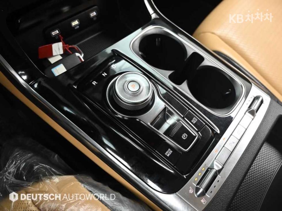 Kia Carnival — miniaturë 9