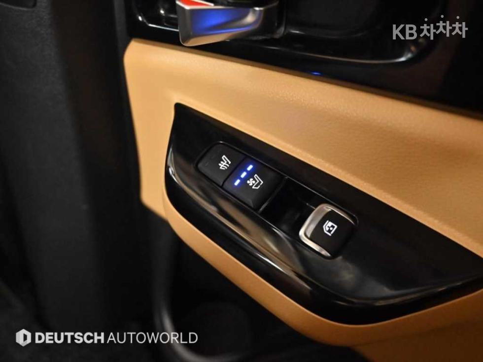 Kia Carnival — miniaturë 16