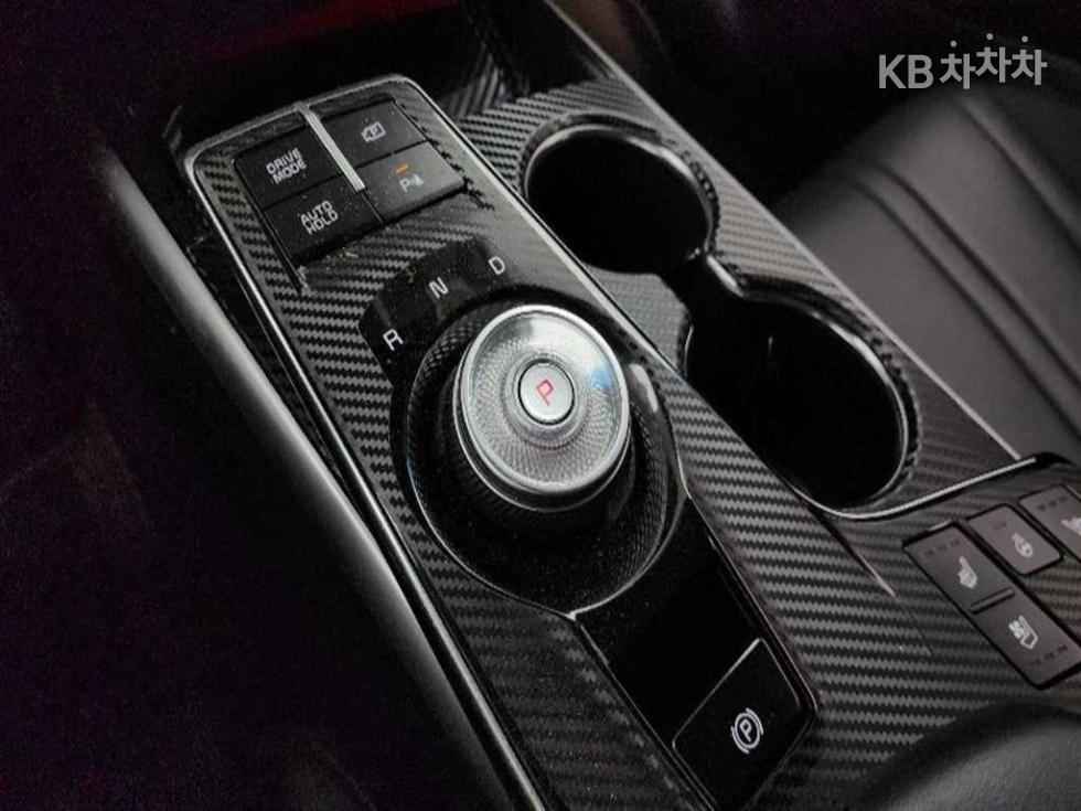 Kia K8 — miniaturë 9