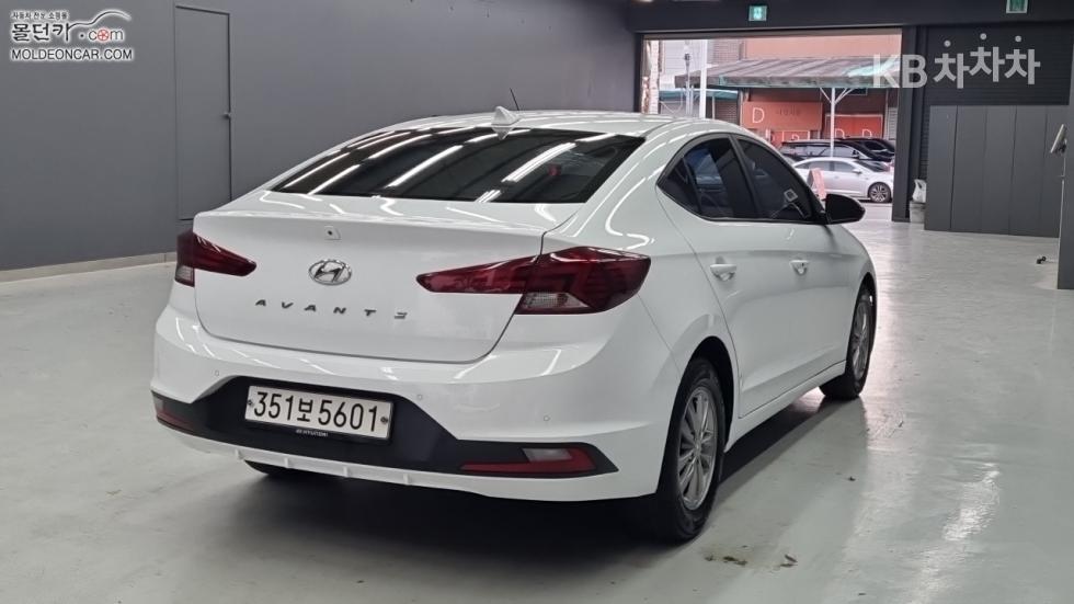 Hyundai Avante — miniaturë 2