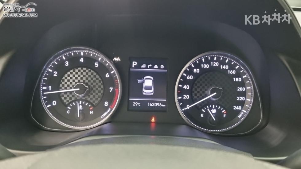 Hyundai Avante — miniaturë 5