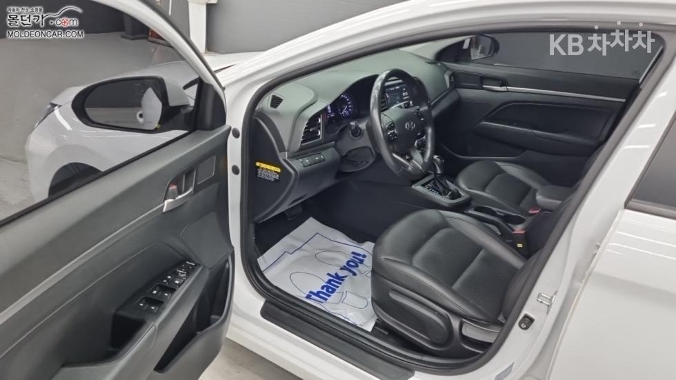 Hyundai Avante — miniaturë 9
