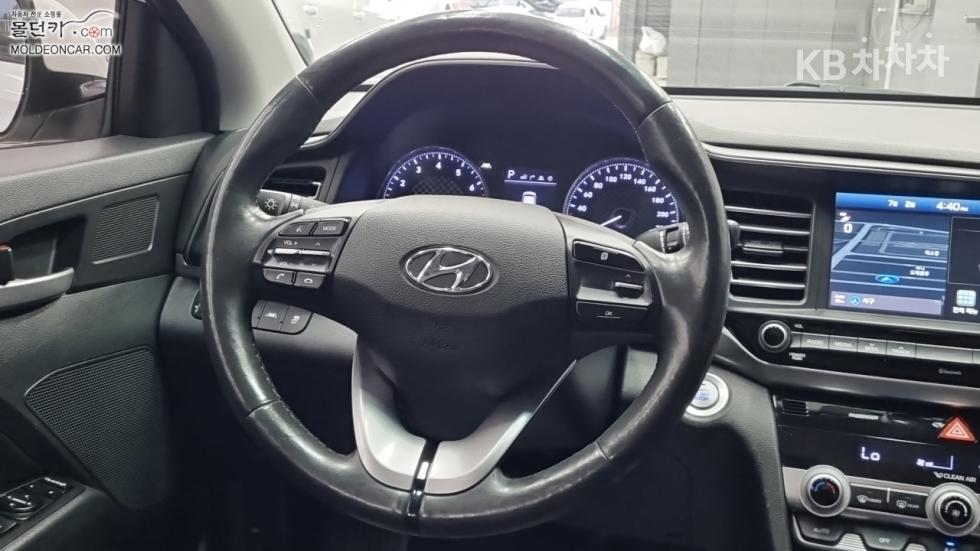 Hyundai Avante — miniaturë 11