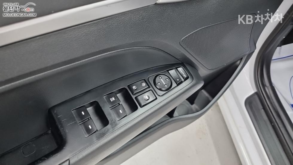 Hyundai Avante — miniaturë 15