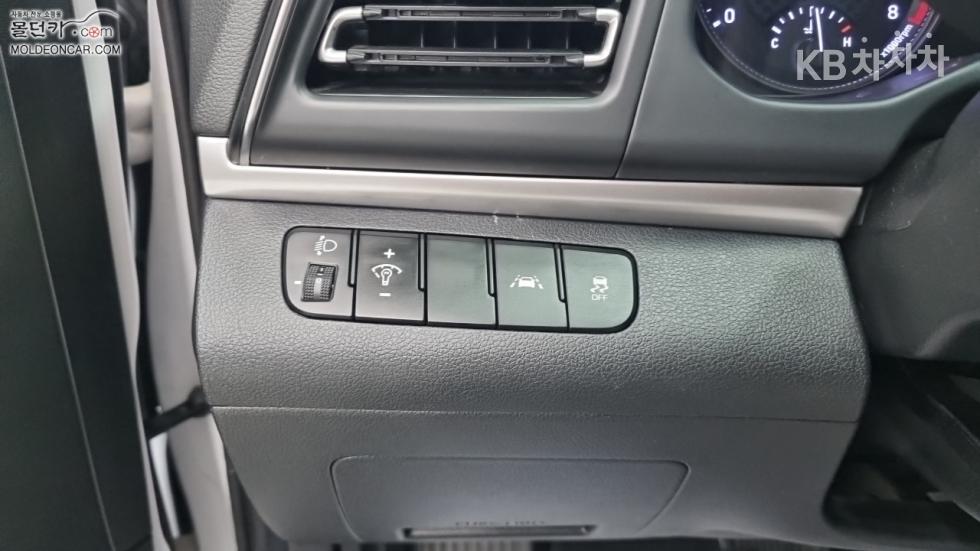 Hyundai Avante — miniaturë 16