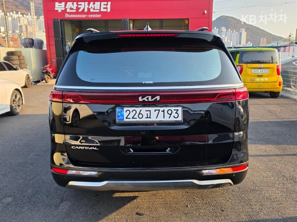 Kia Carnival — miniaturë 5