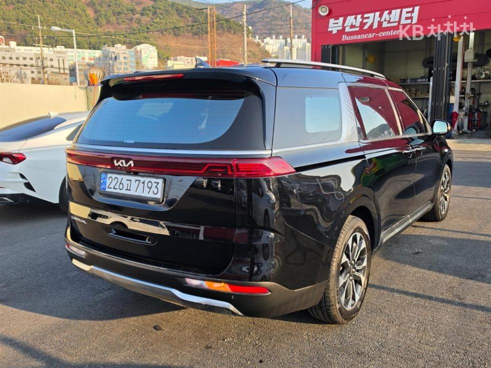 Kia Carnival — miniaturë 6