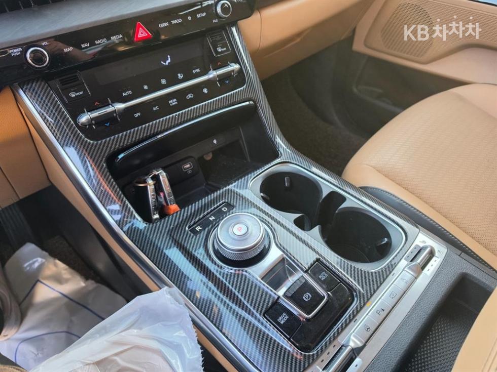 Kia Carnival — miniaturë 13