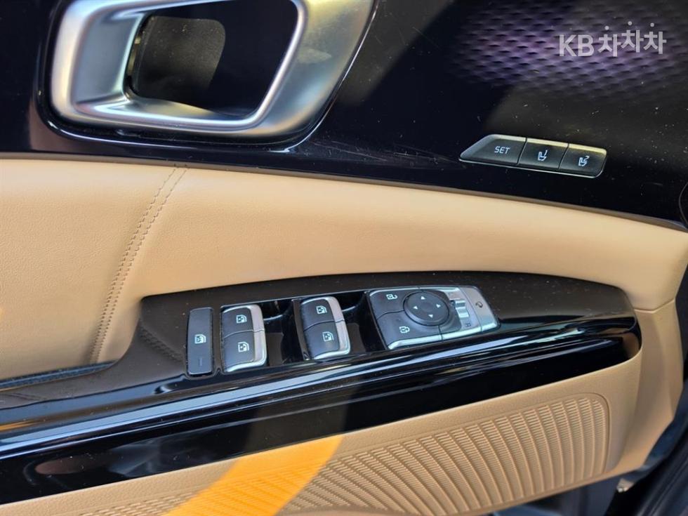 Kia Carnival — miniaturë 18