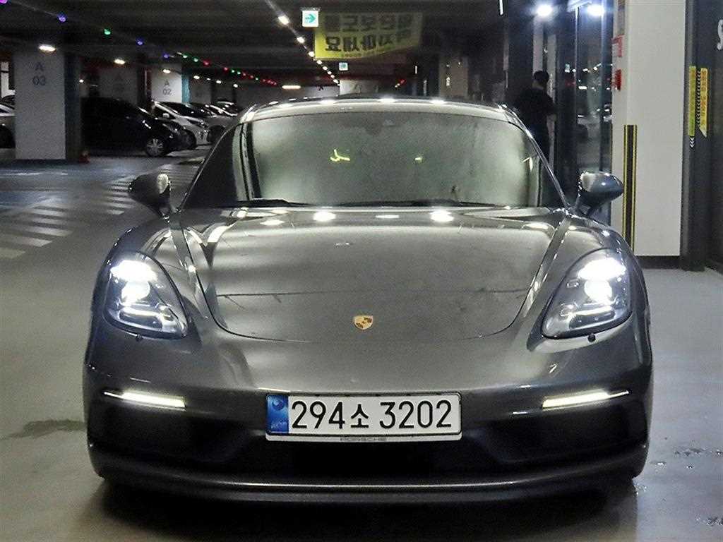 2021 Porsche (718) photo