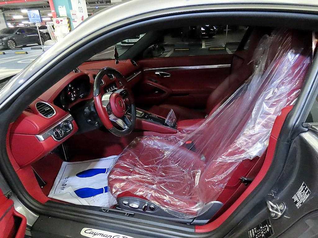 2021 Porsche (718) photo