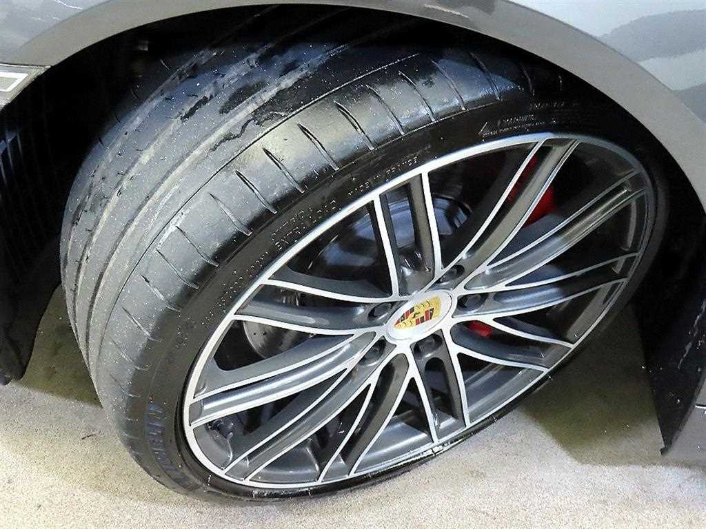 2021 Porsche (718) photo