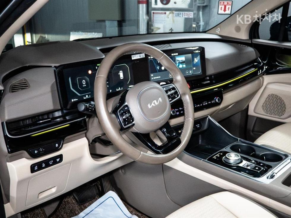 Kia Carnival — miniaturë 6