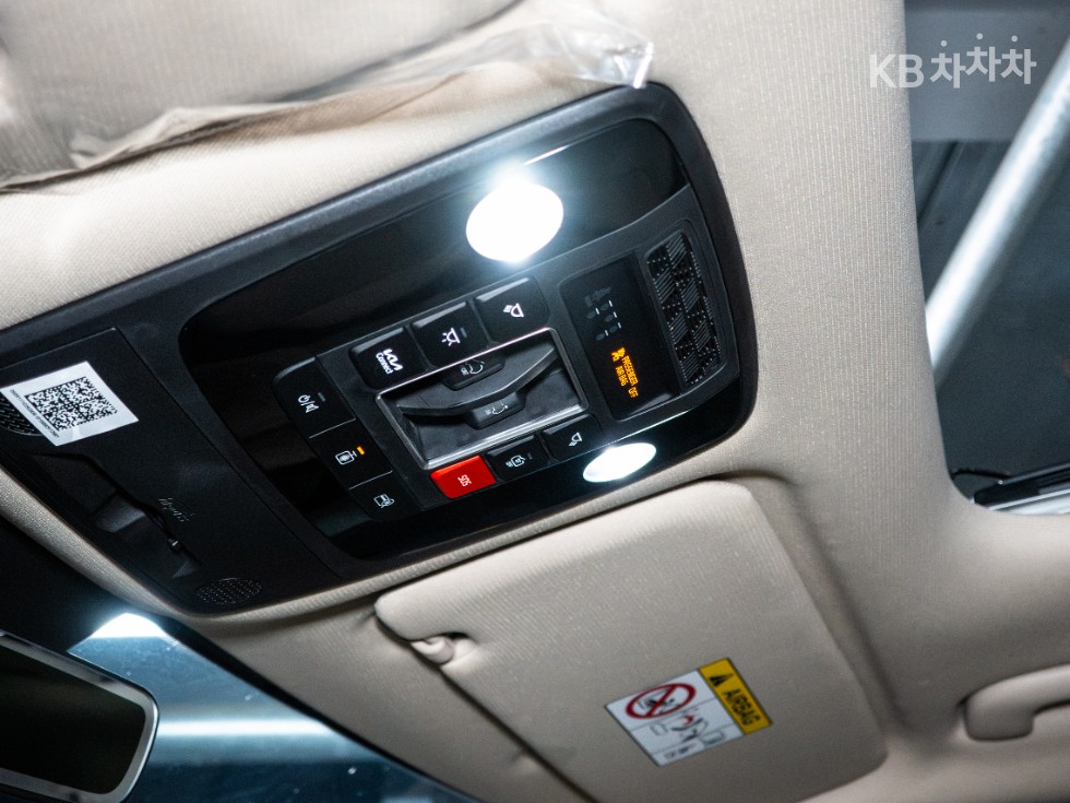 Kia Carnival — miniaturë 32