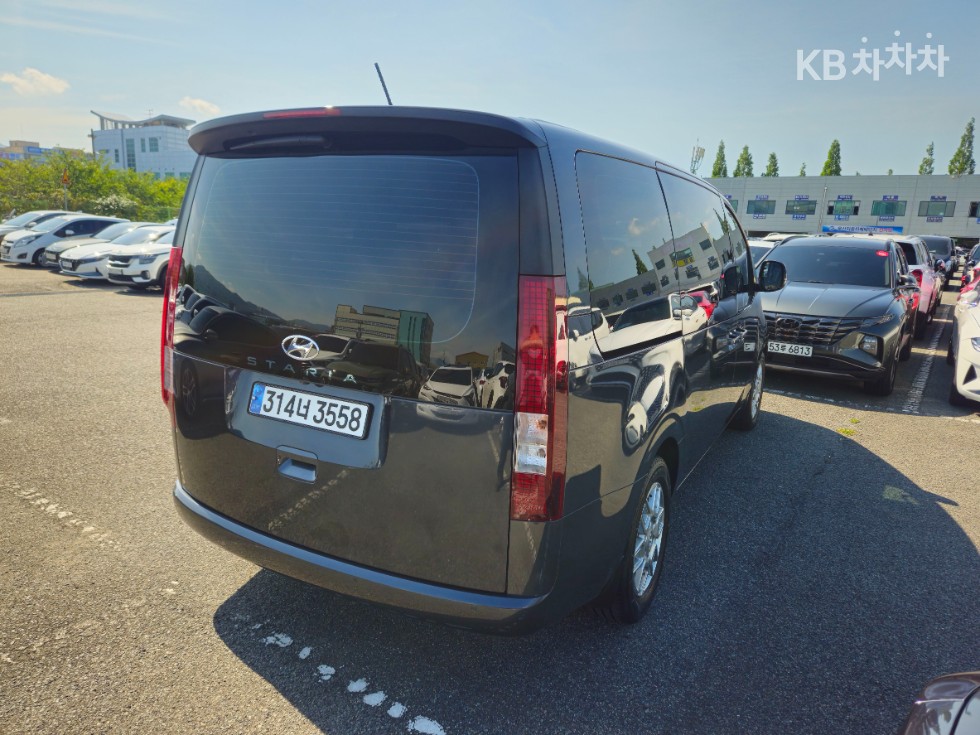 Hyundai Staria — miniaturë 4
