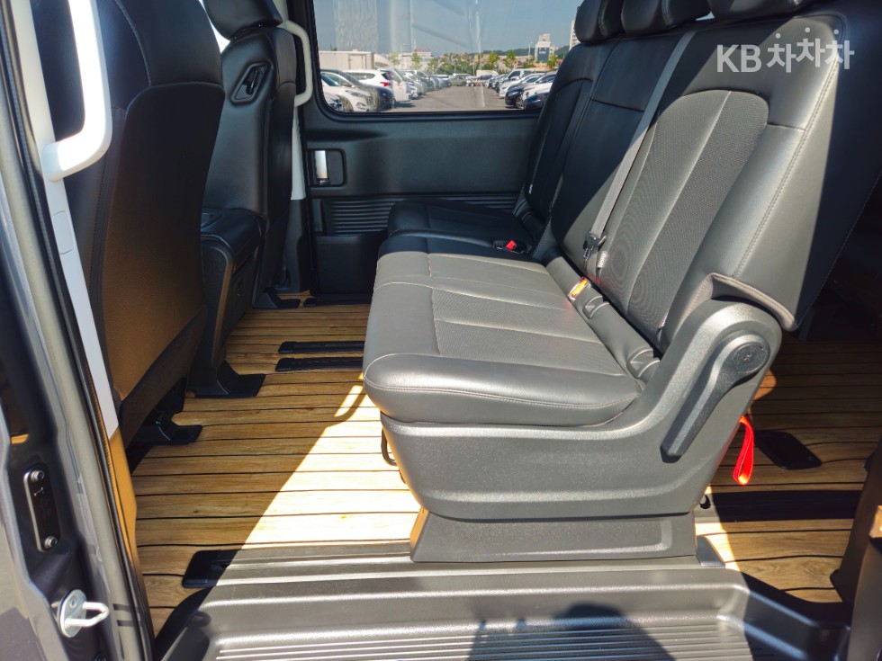 Hyundai Staria — miniaturë 12