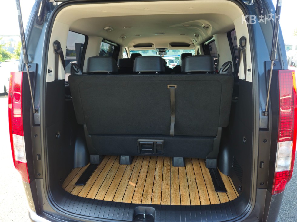 Hyundai Staria — miniaturë 13
