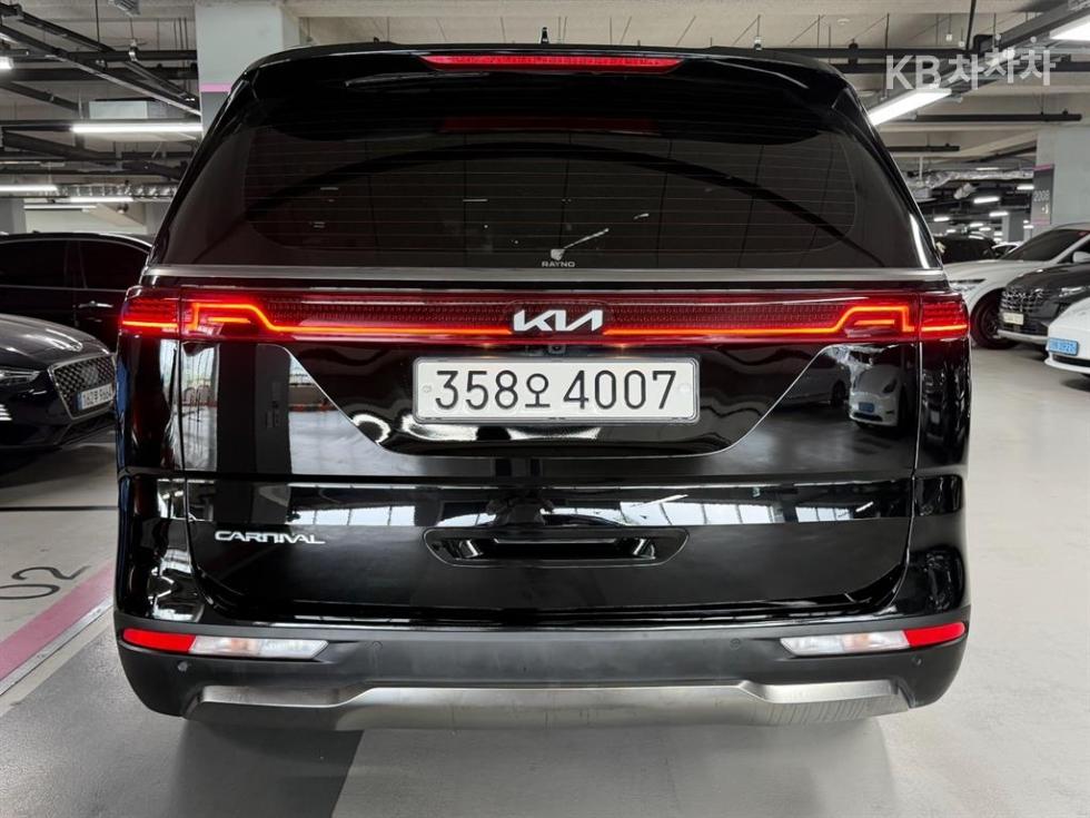 Kia Carnival — miniaturë 3