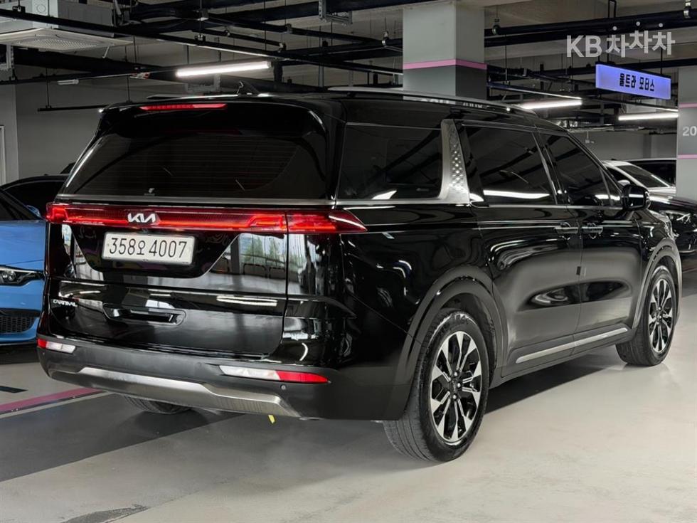 Kia Carnival — miniaturë 4
