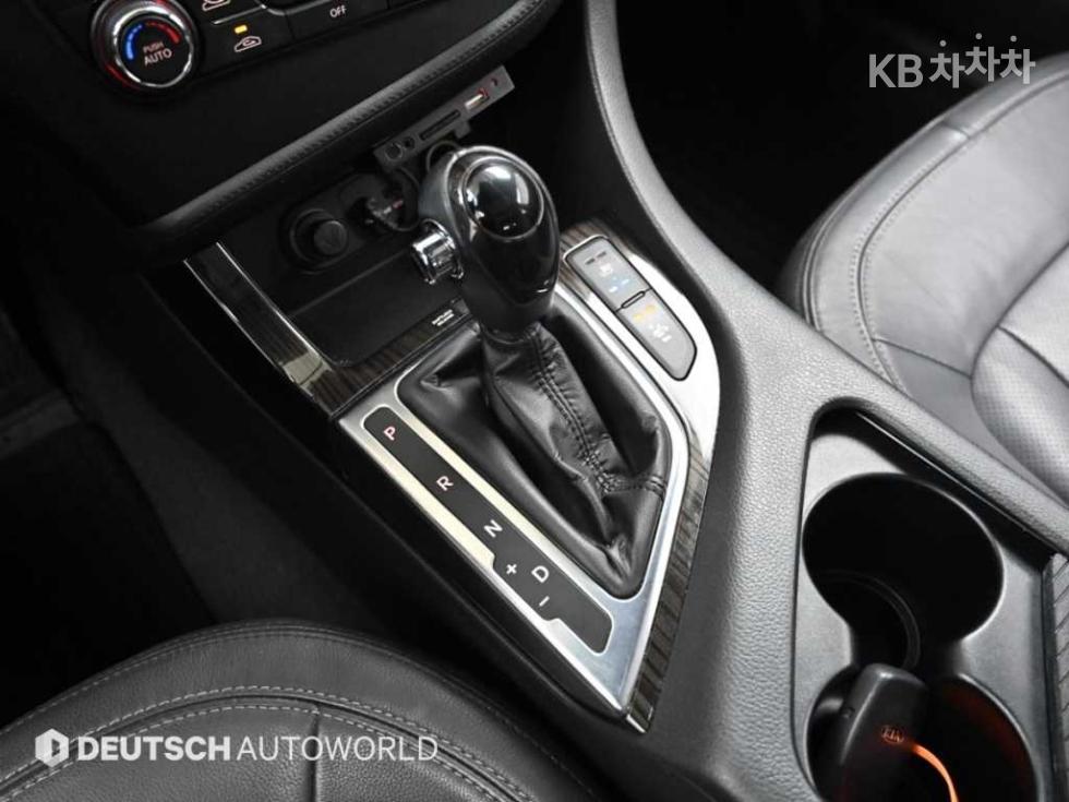 Kia K5 — miniaturë 9