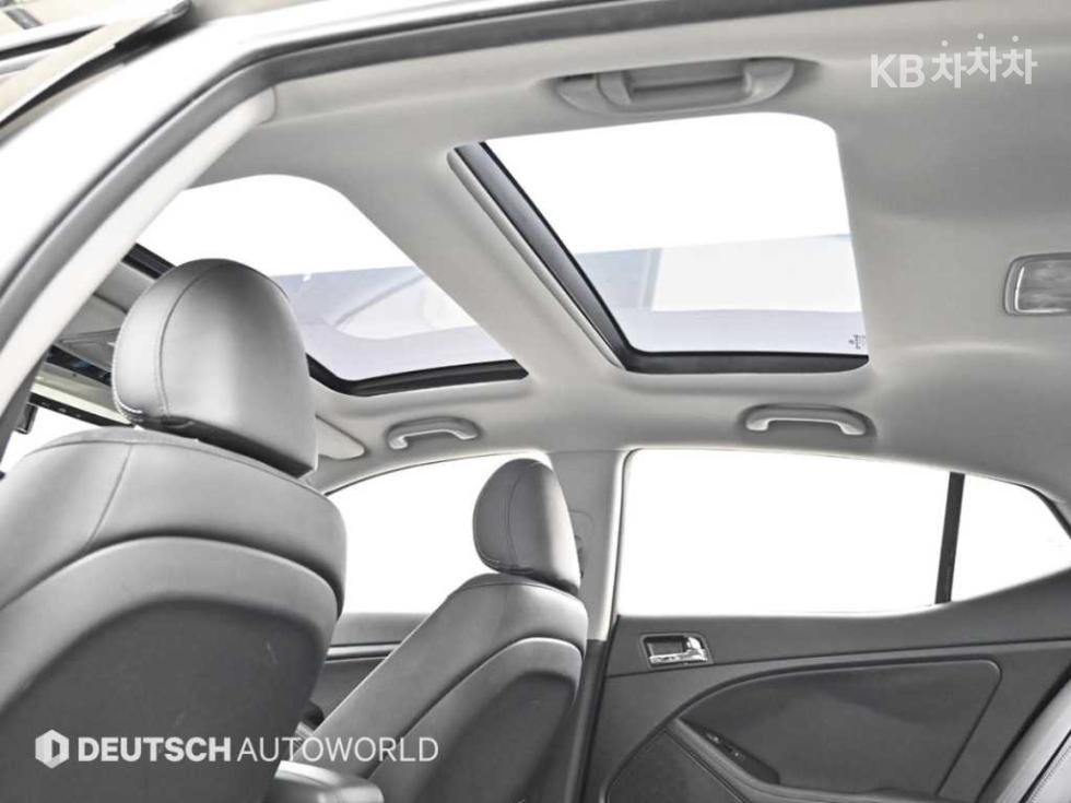 Kia K5 — miniaturë 18