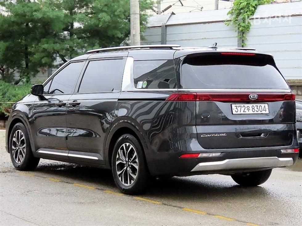 Kia Carnival — miniaturë 3