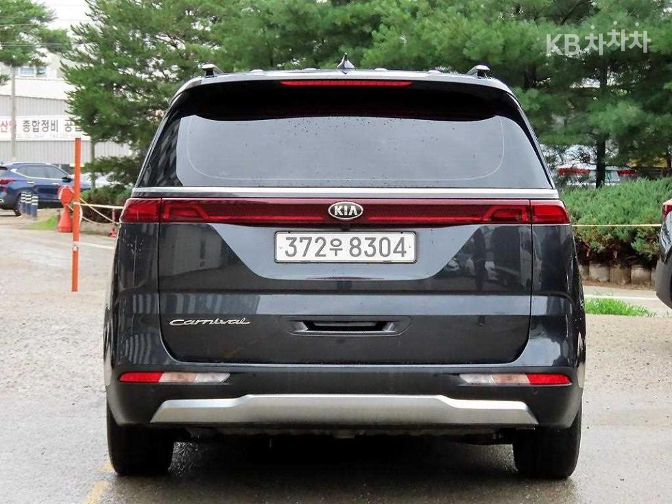 Kia Carnival — miniaturë 4