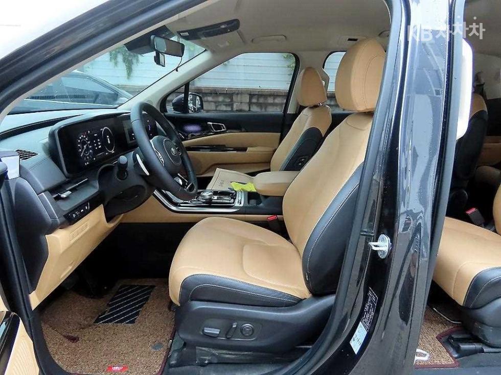 Kia Carnival — miniaturë 5