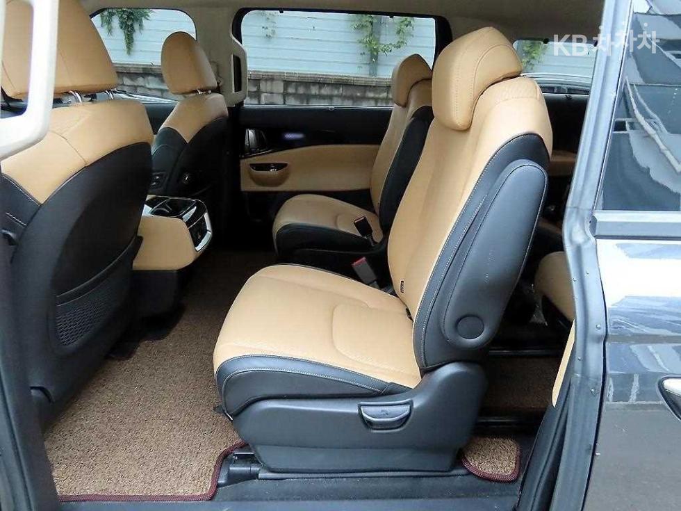 Kia Carnival — miniaturë 6