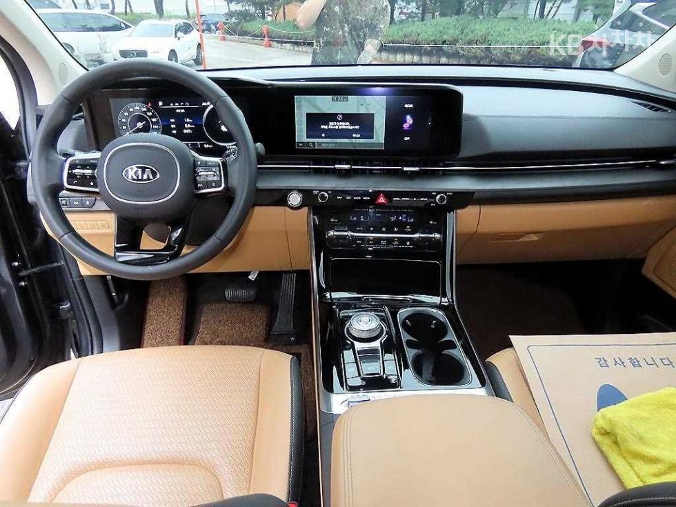 Kia Carnival — miniaturë 7