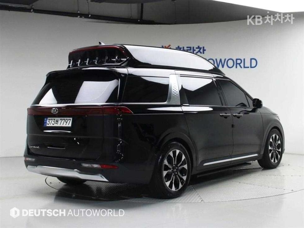 Kia Carnival — miniaturë 2