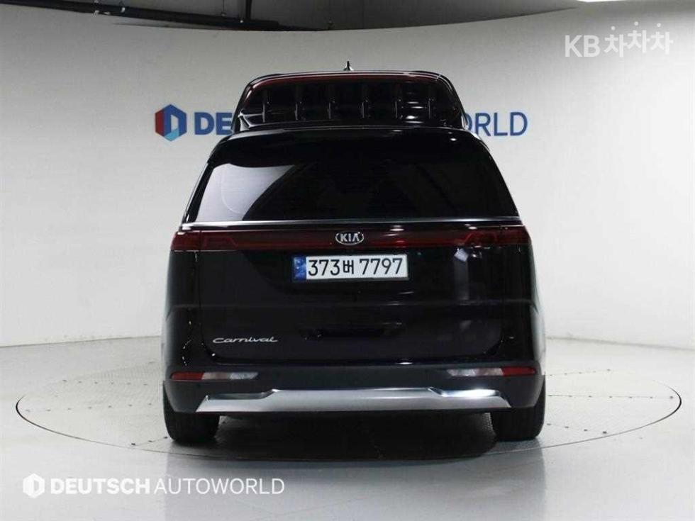 Kia Carnival — miniaturë 4
