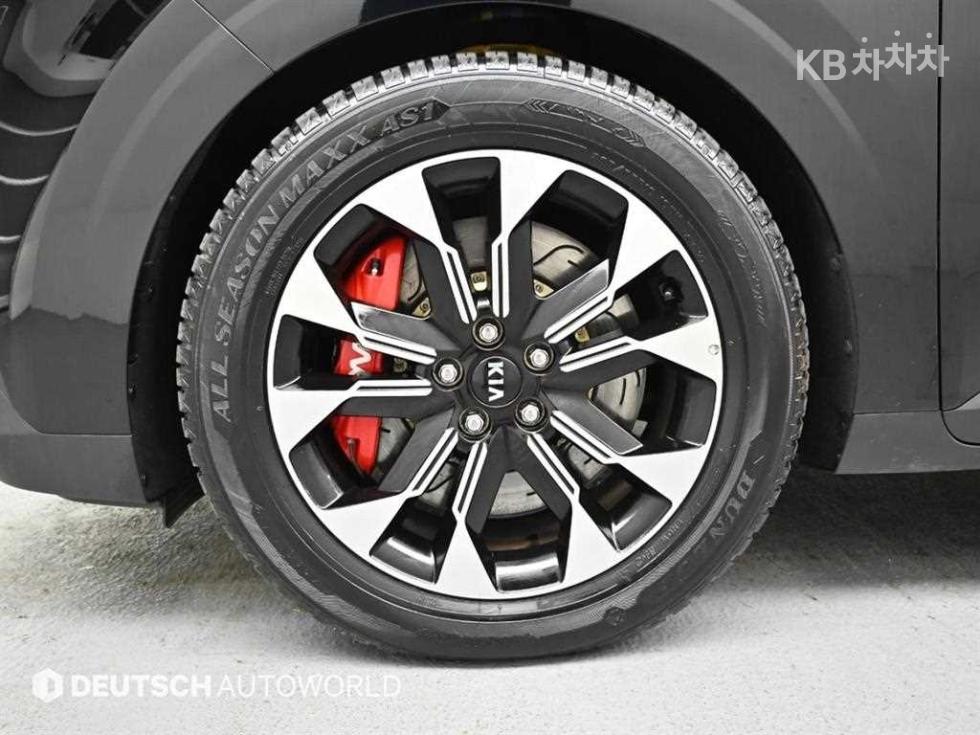 Kia Carnival — miniaturë 5