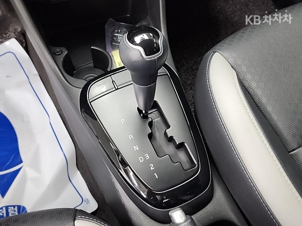 2019 Kia (JA) photo
