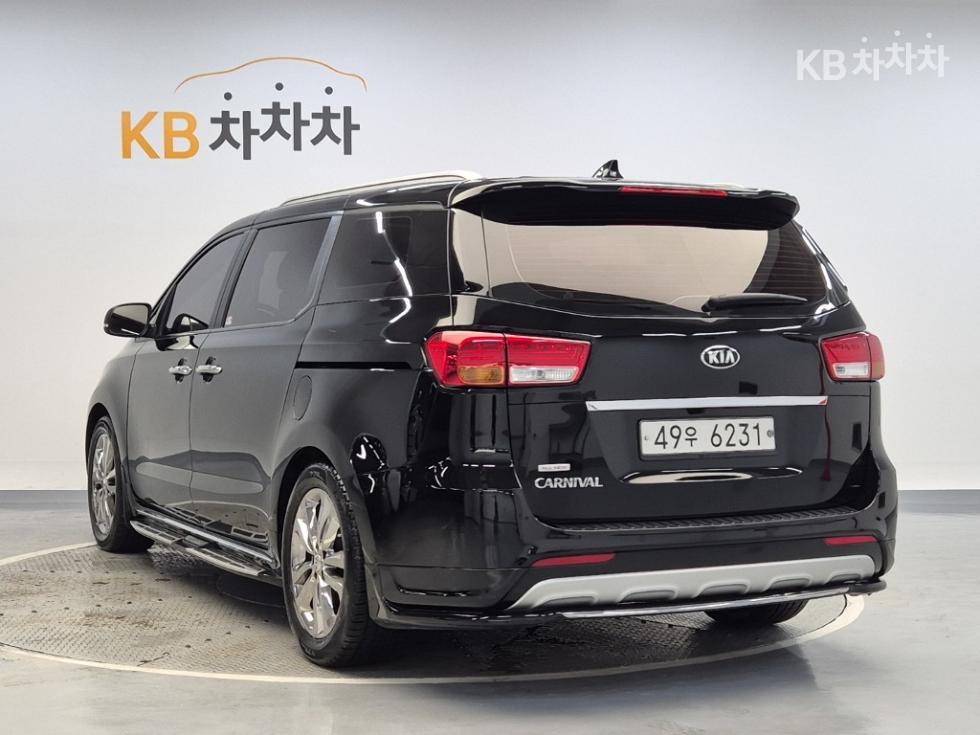 Kia Carnival — miniaturë 2