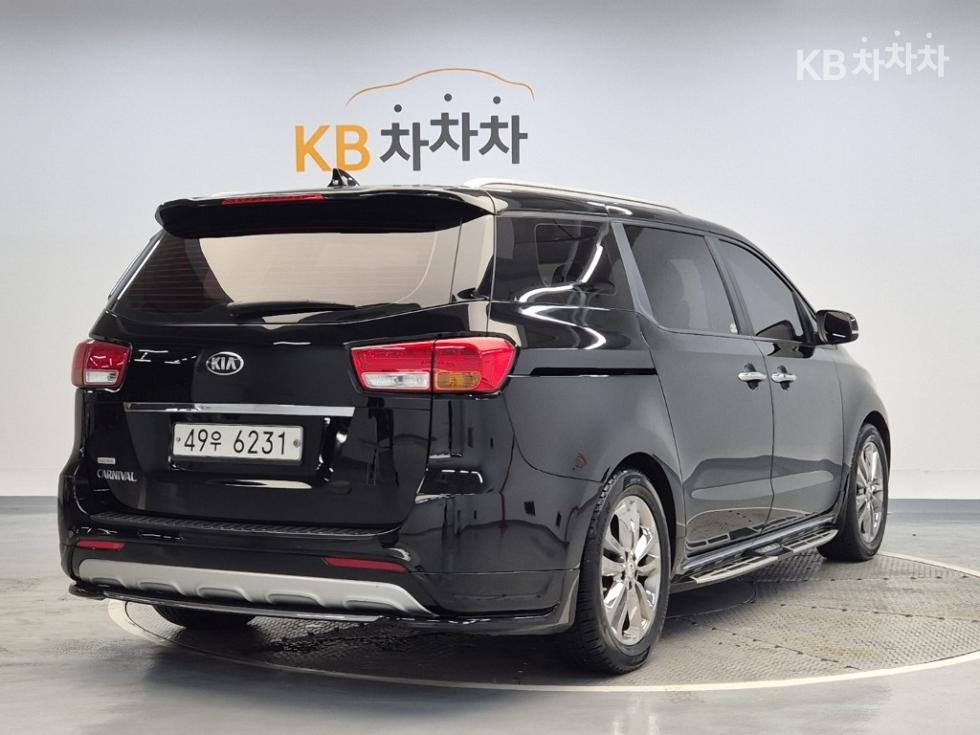 Kia Carnival — miniaturë 3