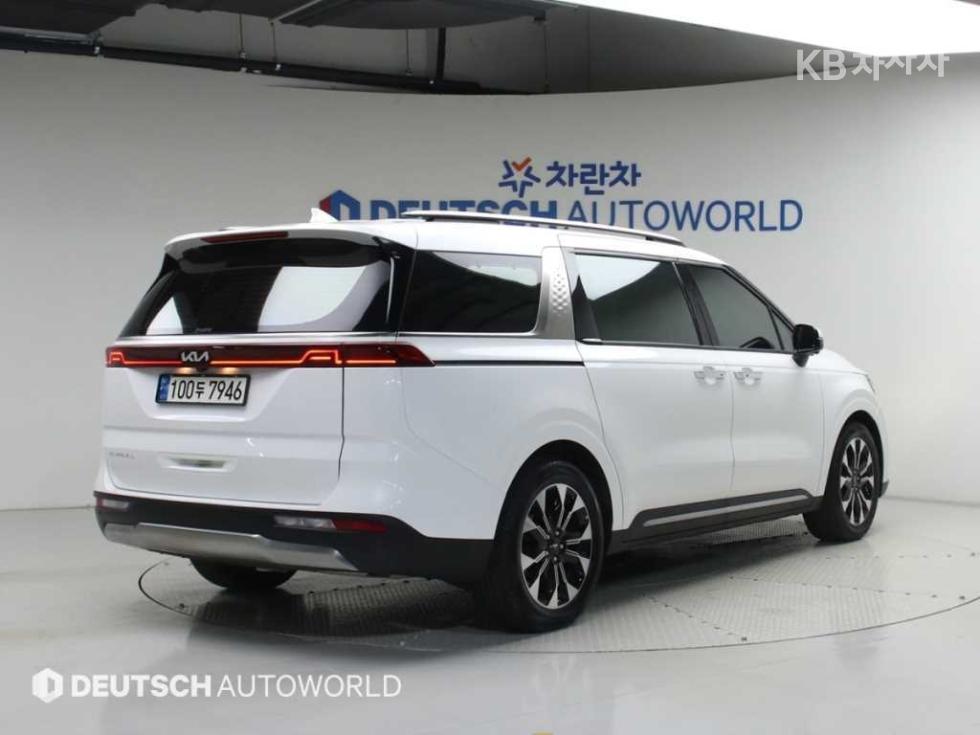 Kia Carnival — miniaturë 2